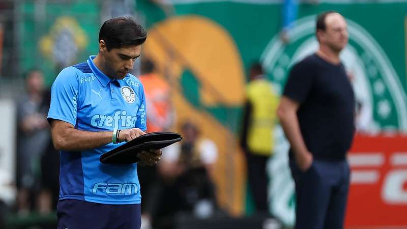 Abel Ferreira em jogo do Palmeiras contra o SPFC, durante partida válida pela trigésima segunda rodada do Brasileirão 2022, no Allianz Parque.