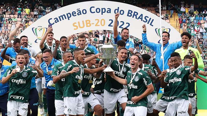 De olho no tri: Palmeiras inicia preparação para Copinha 2024 e