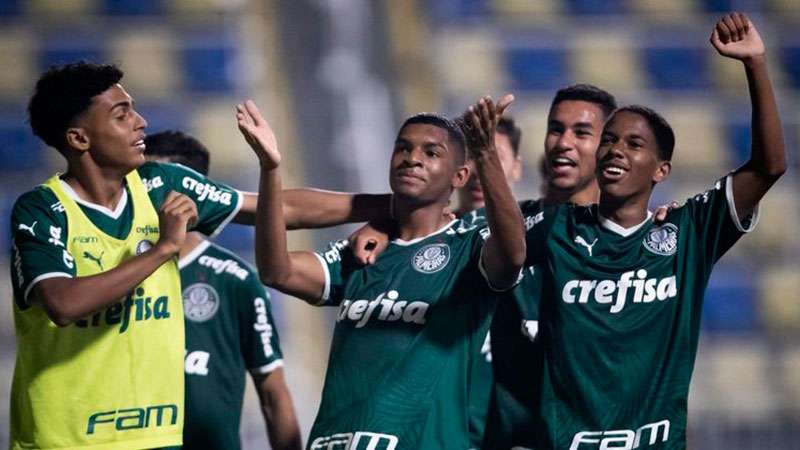 Base do Palmeiras - Luis Guilherme e Estêvão foram os artilheiros do Palmeiras no Brasileiro Sub-17.