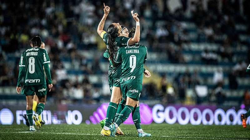 Palmeiras marca no fim e bate o Santos no 1º jogo da final do Paulista Feminino.