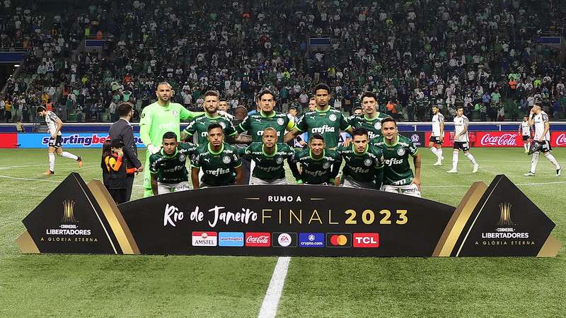 Palmeiras posa para foto oficial antes da segunda partida contra o Atlético-MG, válida pelas oitavas de final da Libertadores 2023, no Allianz Parque.