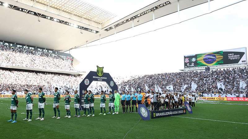 Palmeiras alinhado antes do jogo contra o SCCP, durante partida válida pela vigésima segunda rodada do Brasileirão 2023, no Itaquerão.