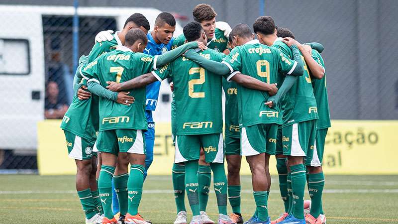 Base: Palmeiras mantém rotina de vitórias nos estaduais e amarga última colocação na Holanda.