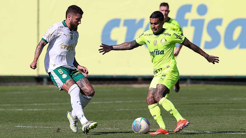 Palmeiras x Palmeiras: Dudu mostra mobilidade e marca gol em jogo-treino.