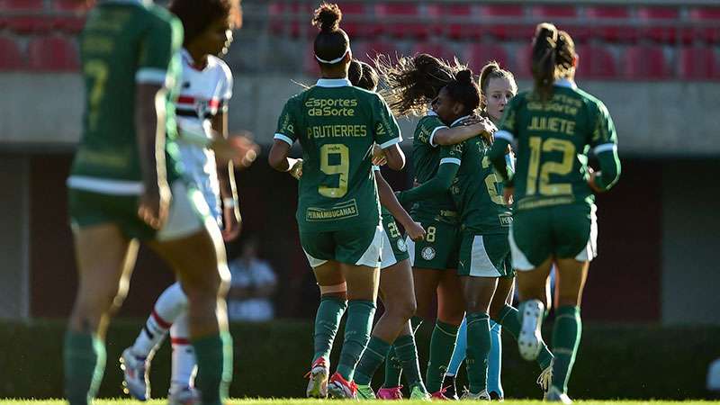 Palmeiras aplica maior goleada sobre o SPFC no futebol feminino.