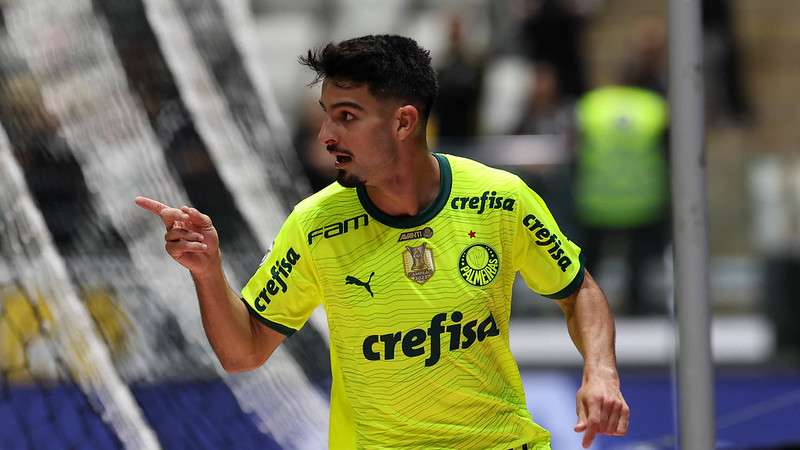 Flaco López comemora seu gol pelo Palmeiras contra o Atlético-MG, durante partida válida pela nona rodada do Brasileirão 2024, na Arena MRV.