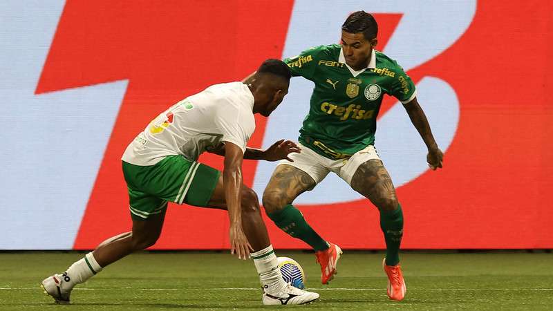Dudu em jogo pelo Palmeiras, contra o Juventude, durante partida válida pela décima primeira rodada do Brasileirão 2024, no Allianz Parque.