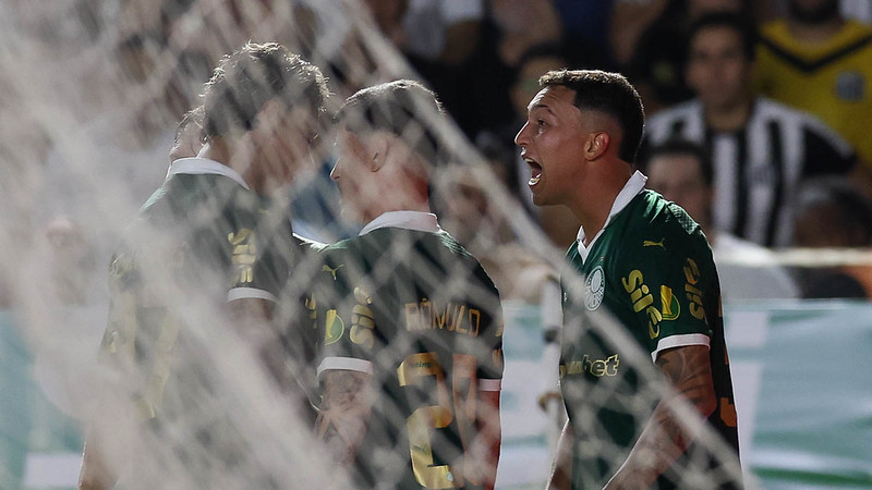 Vitória sobre o Santos mantém tabu intacto